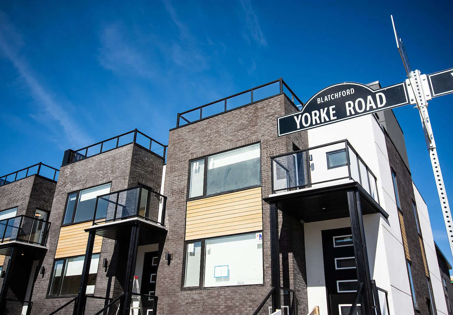 Yorke Rd NW, Edmonton — Photo 1