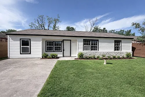 8837 Oak Knoll Ln Photo 1