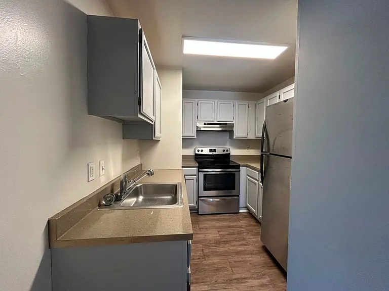 902 Cathedral St #3 — Photo 3