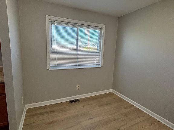 5th image of 1559 Meredith Dr Unit 25