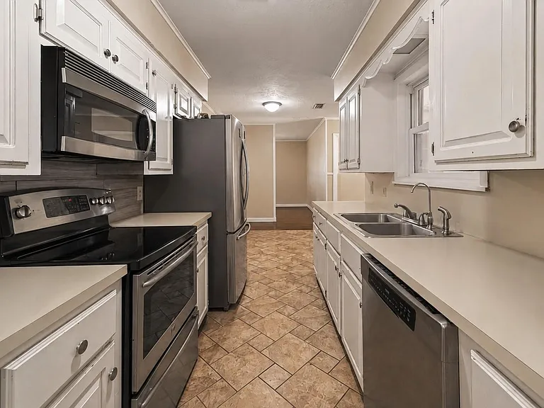 207 Eldridge Rd — Photo 5