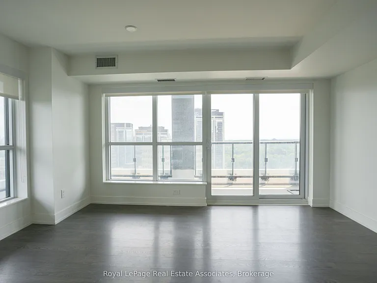 5 Mabelle Ave #1828 — Photo 1