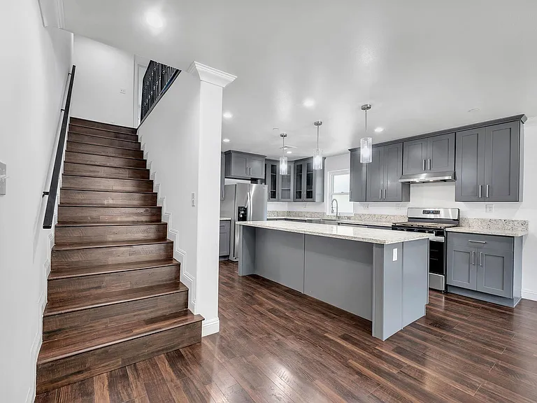 2880 W 14th St — Photo 13