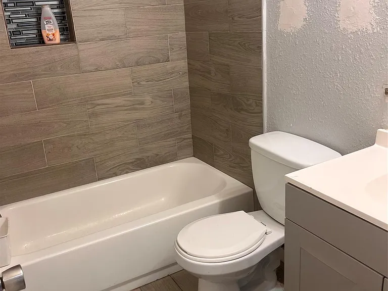 11714 Lamprey St — Photo 11
