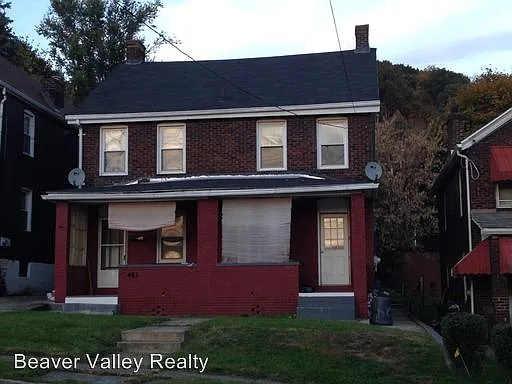 461 Ohio Ave photo 1