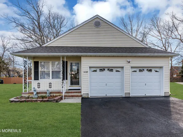 1428 Petunia Way S, Toms River, NJ 08755
