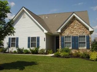 2 Inverness Ln, Palmer Twp, PA 18045