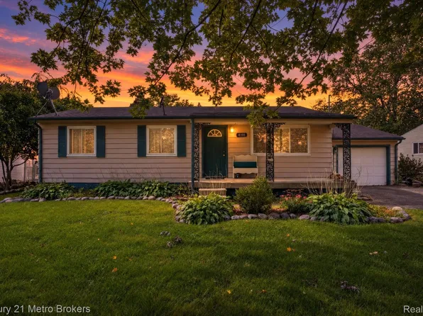 4188 Carmanwood Dr, Flint, MI 48507