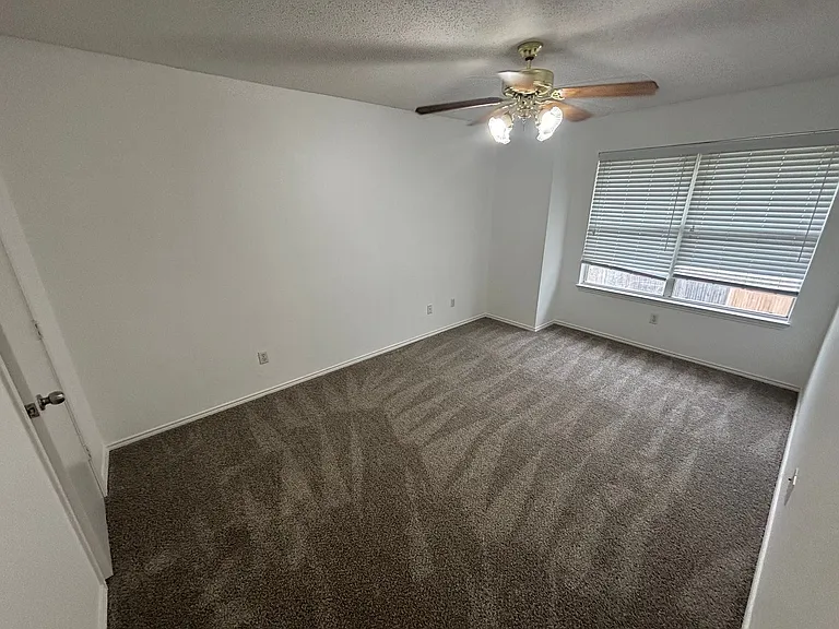 2100 Larkspur St — Photo 18