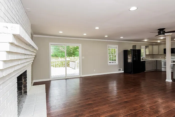 513 Hemlock Dr — Photo 7