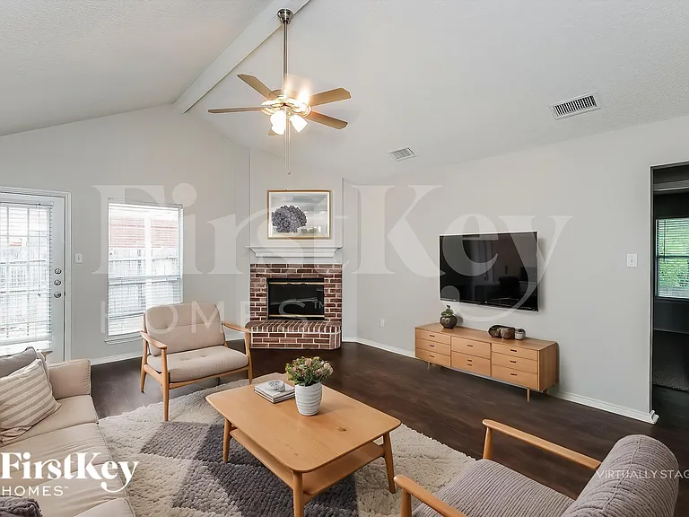 7956 Clear Brook Cir — Photo 4