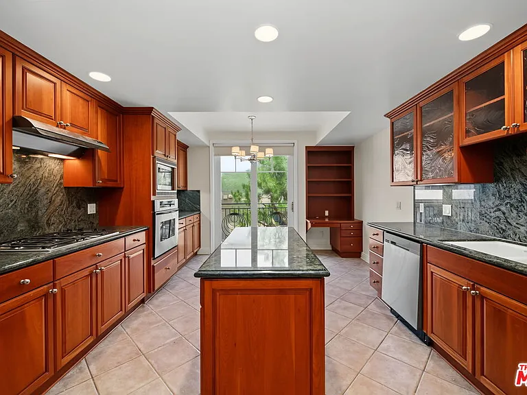 430 N Oakhurst Dr #Penthouse 406 — Photo 20