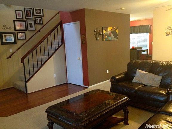 4th image of 844 Lyonia Dr