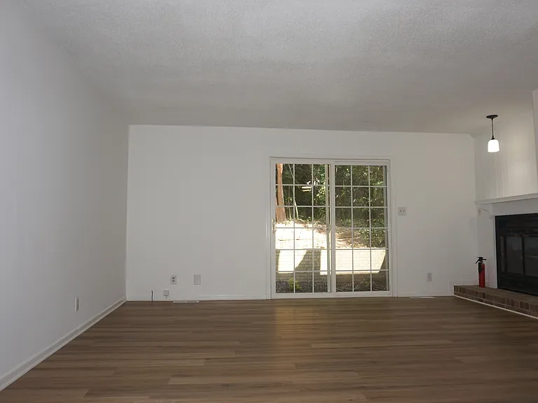 390 Micasa Dr — Photo 7