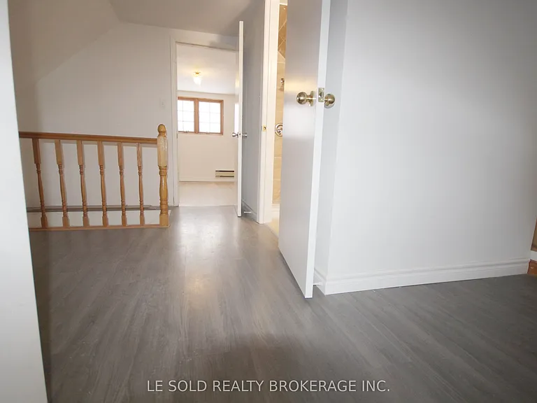 169 Gormley Rd W — Photo 17