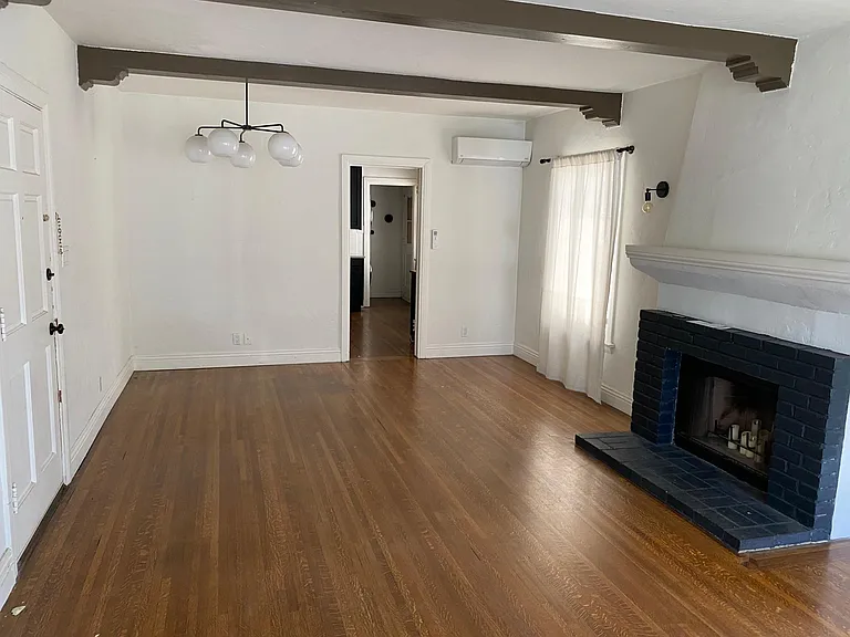 1831 Kelton Ave #1/2 — Photo 6