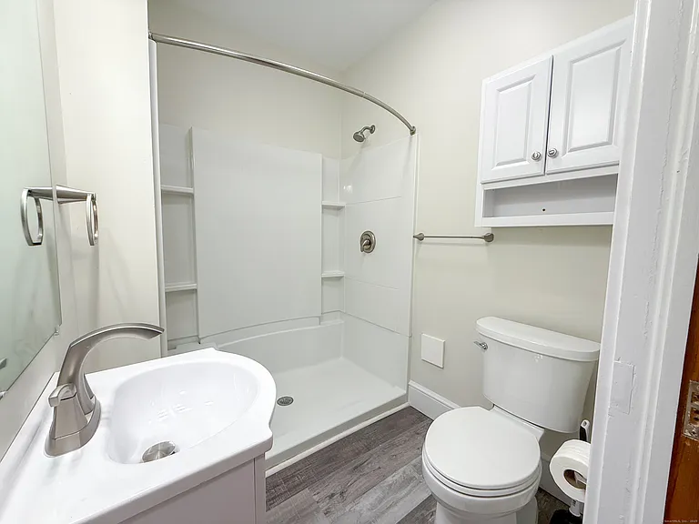 156 Columbia St — Photo 9
