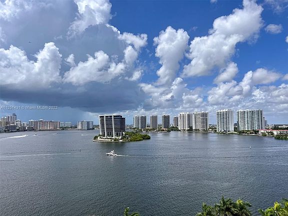 4th image of 3600 Mystic Pointe Dr APT 1506