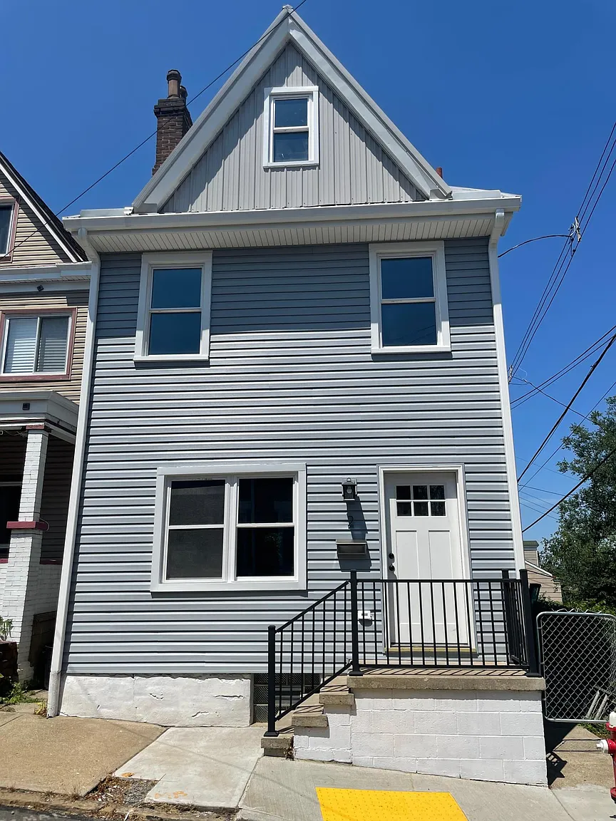 2 Crosman St photo 1