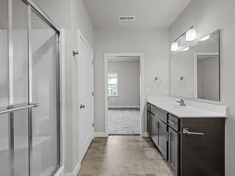255 Robins Rd — Photo 27