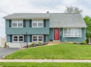 23 Winding Way, Hamilton, NJ 08620
