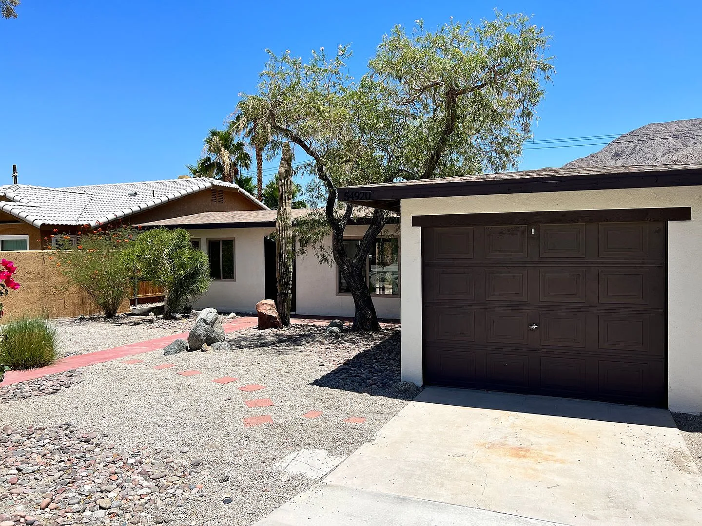 La Quinta Gem 2 Bedroom Home with 1-Car Garage — Photo 1