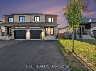 704 Azure St, Russell, ON K4R0E5