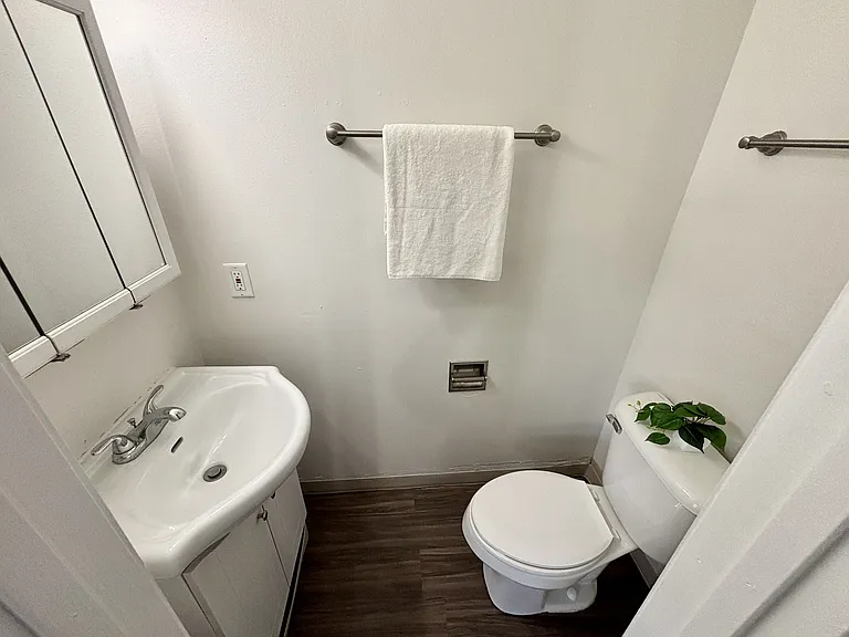 Sundale Townhomes — Photo 14