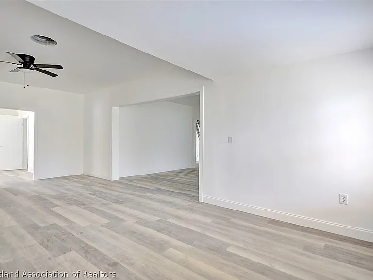 199 E Camphor St — Photo 10