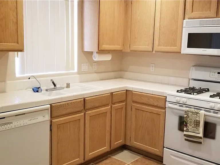 4492 S Caitlan Ave — Photo 5