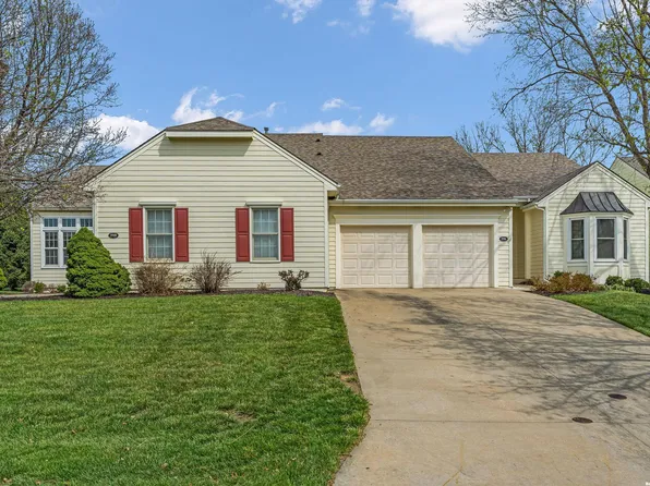 5918 Longleaf Dr, Lawrence, KS 66049