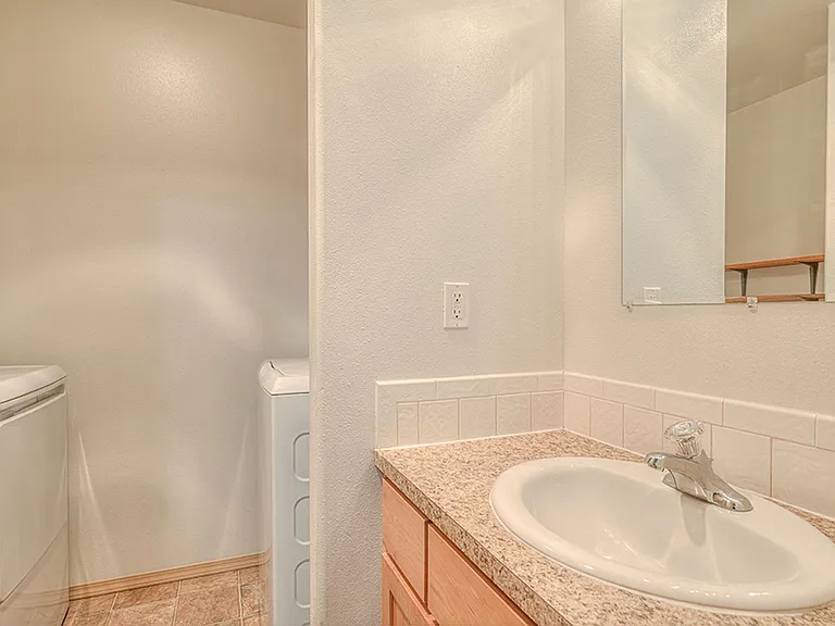 Highly sought after 1,2,3-bedroom flat and townhome apartments — Photo 17