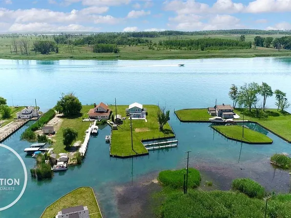 7910 S Channel Dr, Harsens Island, MI 48028