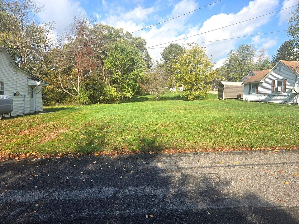 1st image of E Ridge St