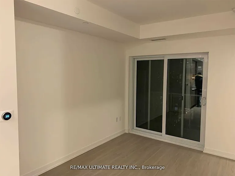 1 Yorkville Ave #1907 — Photo 9