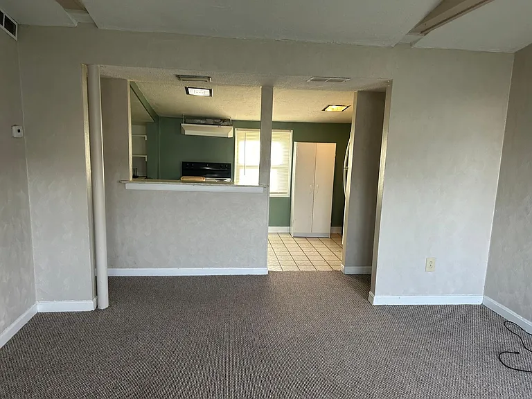 3121 W 26th St #4 — Photo 3