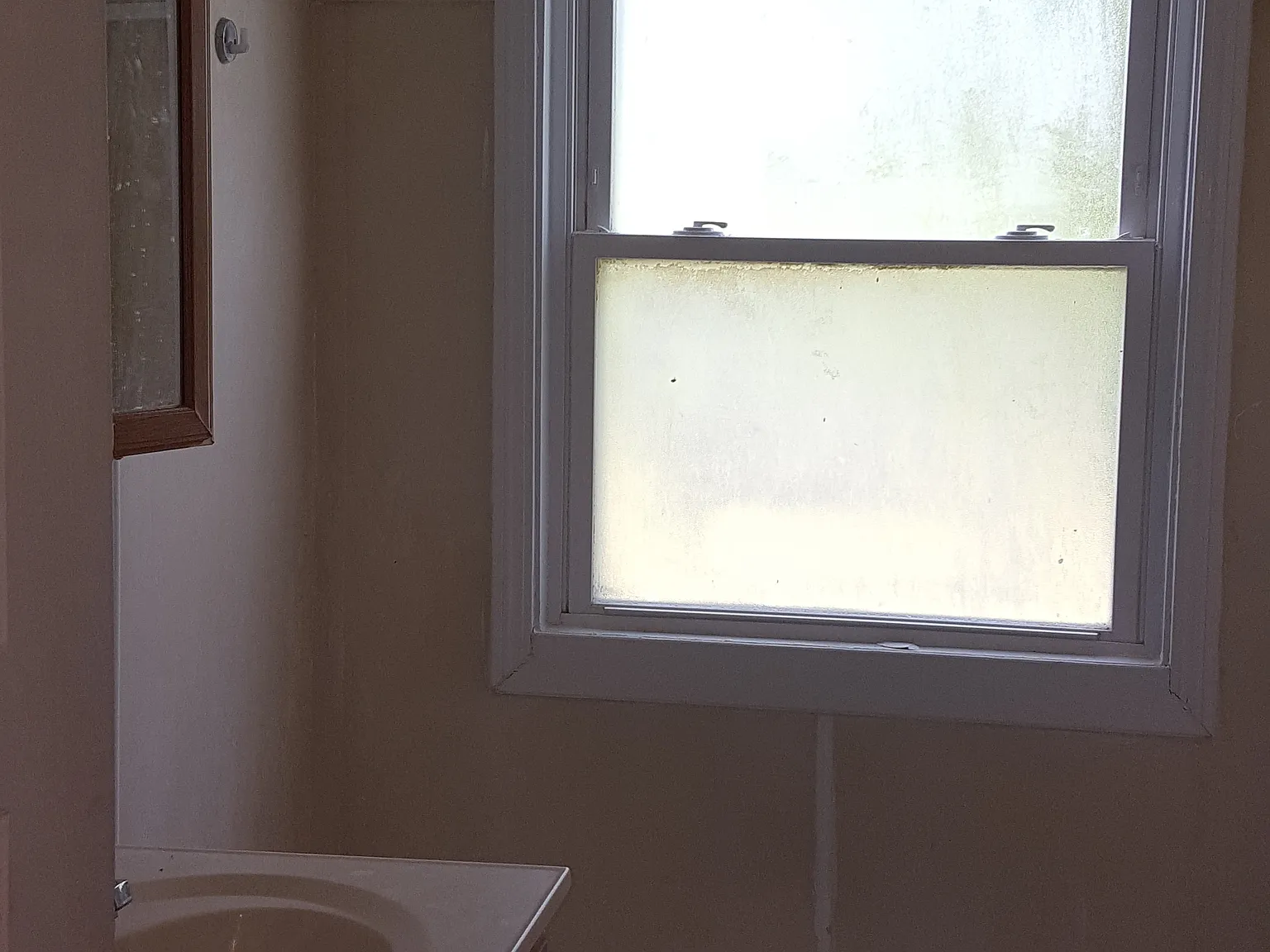 2 Bedroom, 1 Bath House — Photo 4