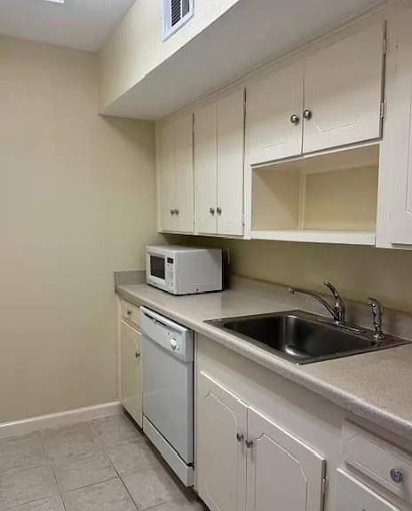 2201 Fountain View Dr #40F — Photo 5