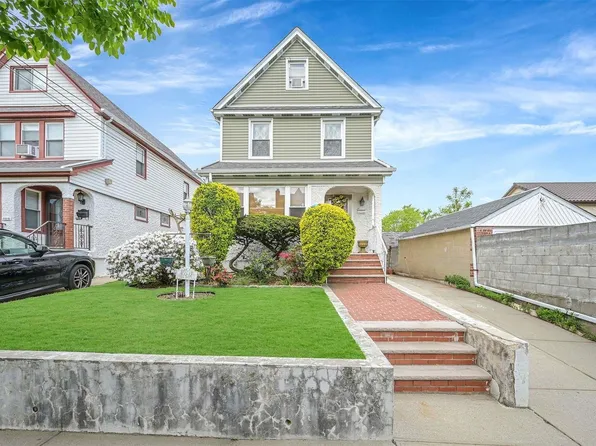 100-12 205th Street, Hollis, NY 11423