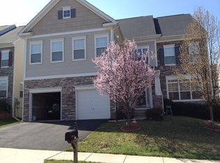 8122 Breezy Knoll Dr, Manassas, VA 20111