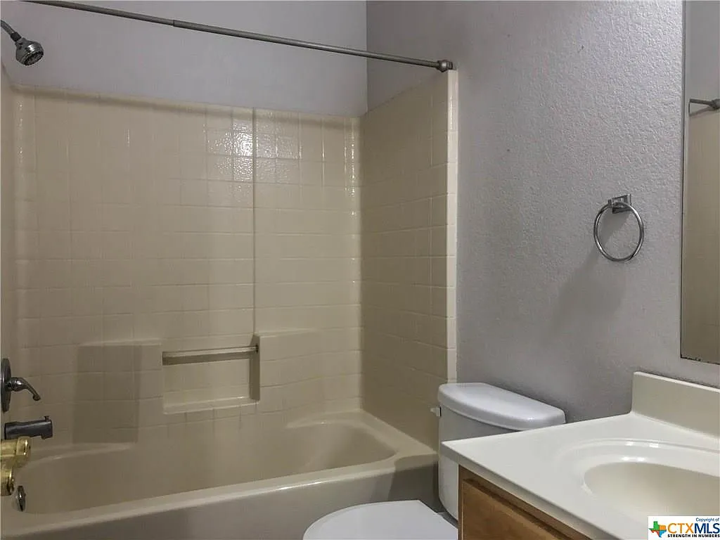 Building Photo - 1080 Rainbow Dr #3