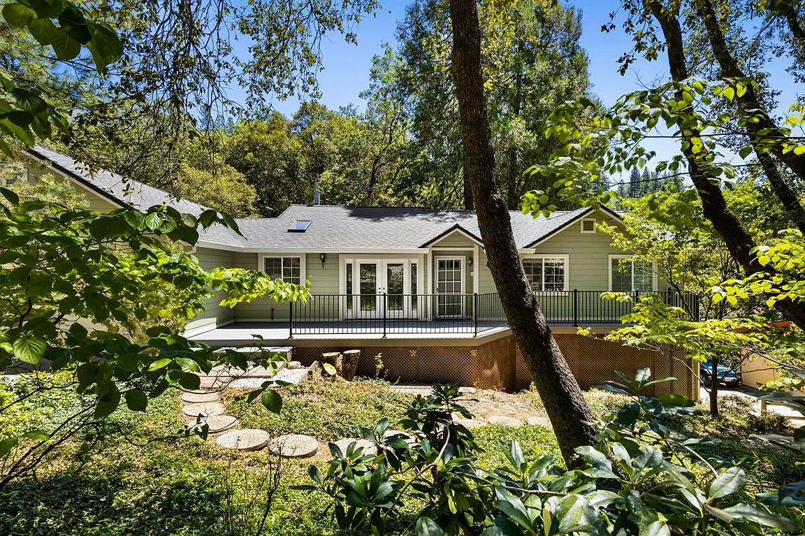 15023 Stinson Dr photo 1