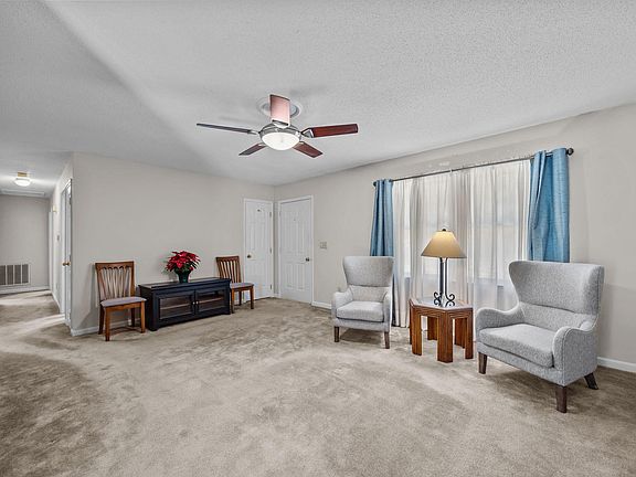 4th image of 517 John Mitchell Rd