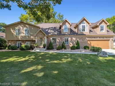 28678 Chatham Rd, Grosse Ile, MI, 48138