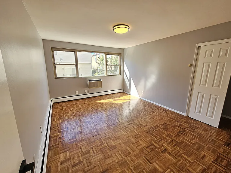 330 Elmora Ave #J — Photo 11