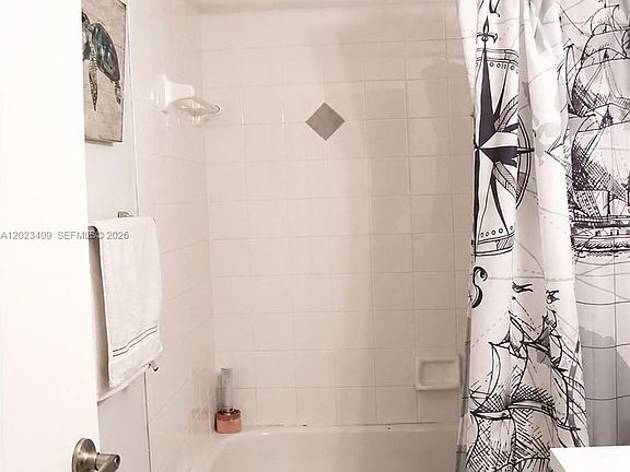 2nd image of 500 NE 2nd St APT 115
