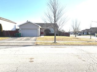 1302 Bassett Dr, Joliet, IL 60431