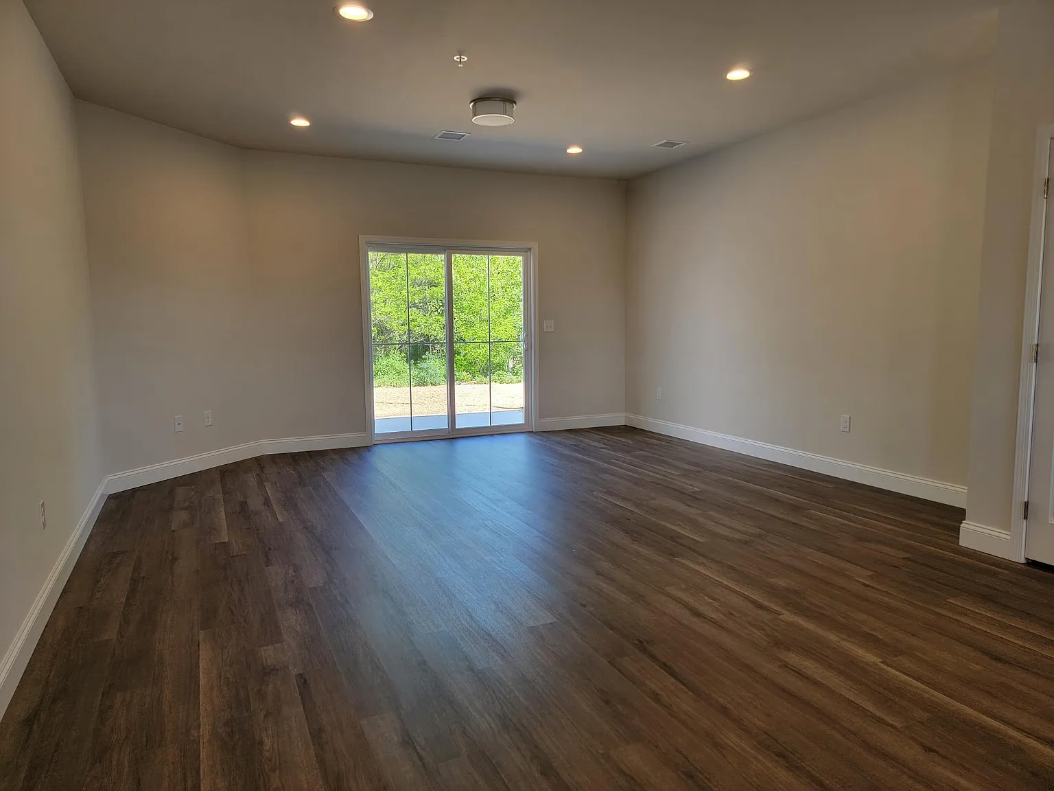 2 bed, 2.5 bath, 1230 sqft, $1,750 — Photo 3