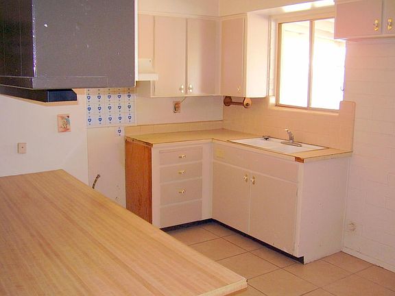 2nd image of 2216 W Cortez Street