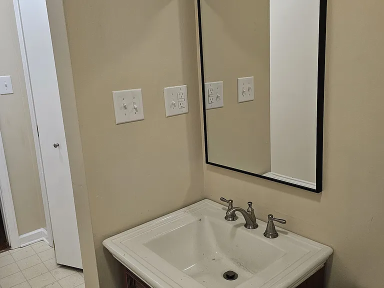 559 Bruton Dr NW — Photo 7